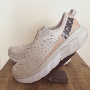 Hoka one Arahi 4